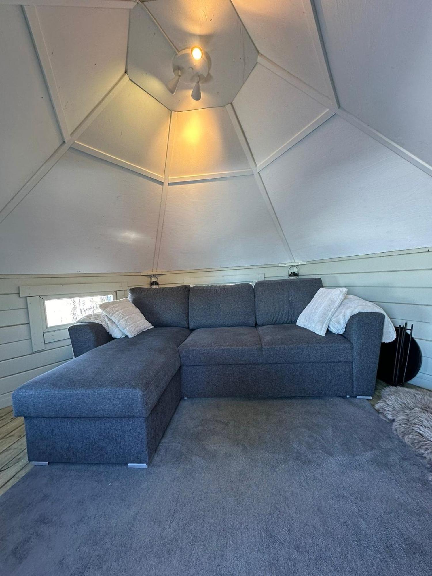 Camp Caroli Hobbit Hut Villa ยุคคาซาร์วิ ภายนอก รูปภาพ